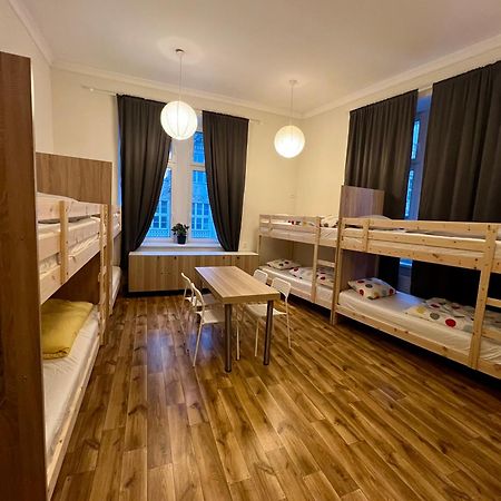 Fox Hostel Краков Экстерьер фото