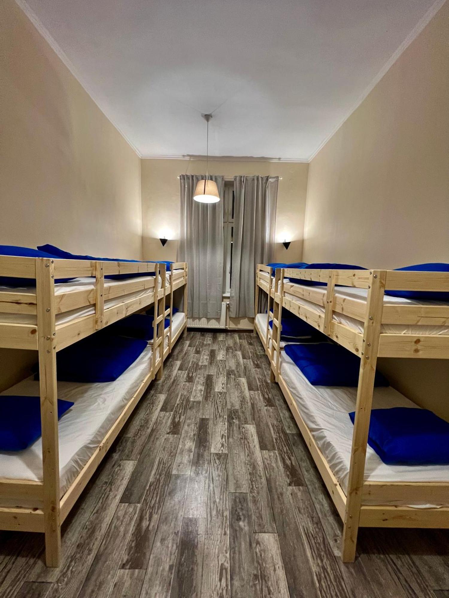 Fox Hostel Краков Экстерьер фото