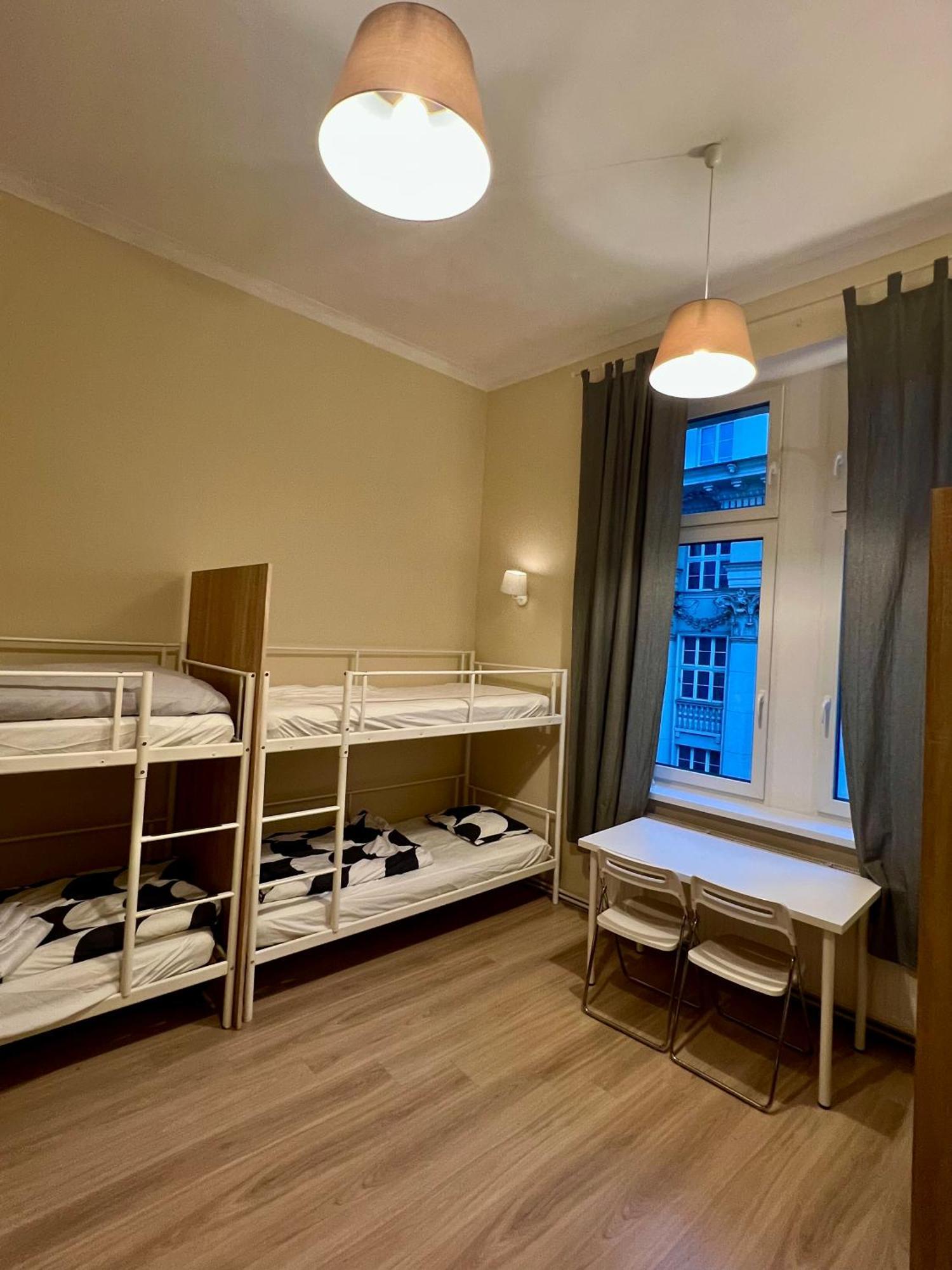 Fox Hostel Краков Экстерьер фото